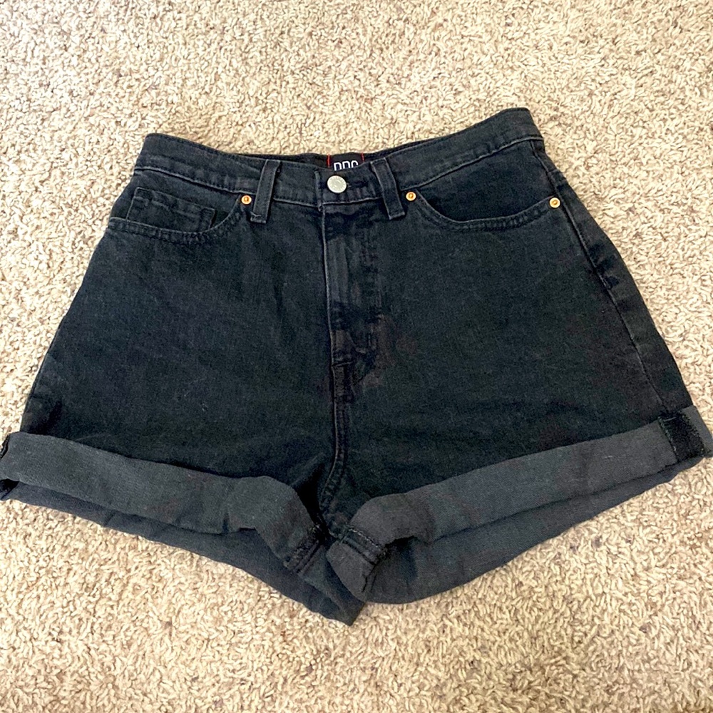 Urban Outfitters Mom Jean Shorts *NEVER WORN*
